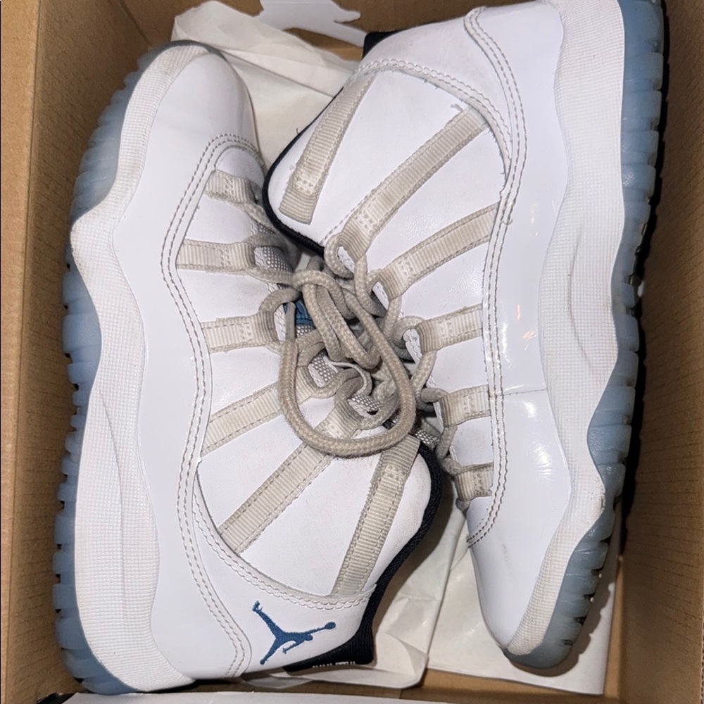 Jordan Kids Sneakers - White and Blue